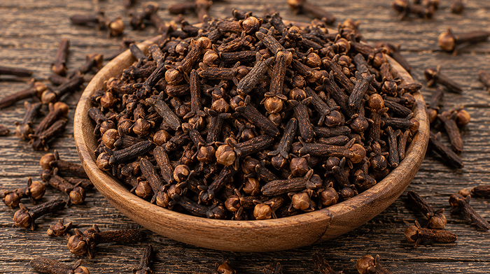 premium-cloves-aaradhya-global-trade